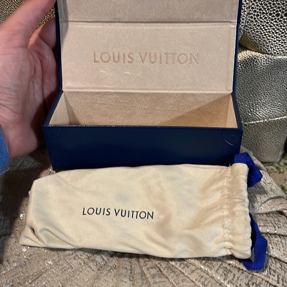 Louis Vuitton pink tinted cat eye sunglasses 🕶 - Picture 5 of 7